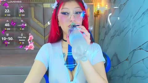 Lola online show from October 2025 07:42:02 PM