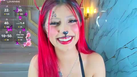 Lola online show from October 2025 07:56:02 PM