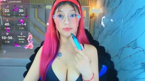 Lola online show from November 2025 12:52:01 PM