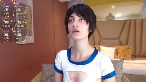 Lola online show from September 2025 01:38:02 PM