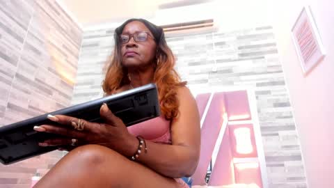 Lola online show from January 2025 11:30:02 AM