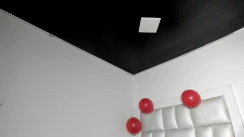 lola_js online show from April 2026 11:56:02 AM