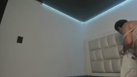 lola_js online show from July 2026 11:56:02 AM