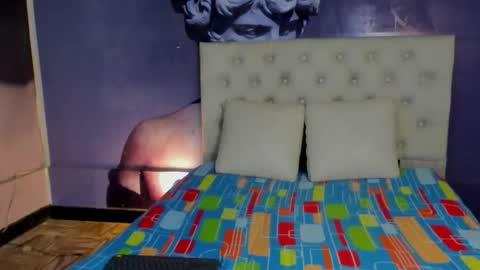 lola red online show from February 2025 02:12:01 AM