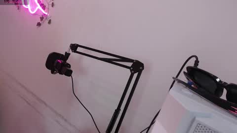 Snapshot of lola_star_ chatting on June 2026 01:57:02 PM Lola online show from June 2026 01:57:02 PM