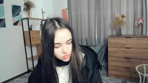 Snapshot of lola_weis chatting on February 2026 09:03:02 AM Melina online show from February 2026 09:03:02 AM