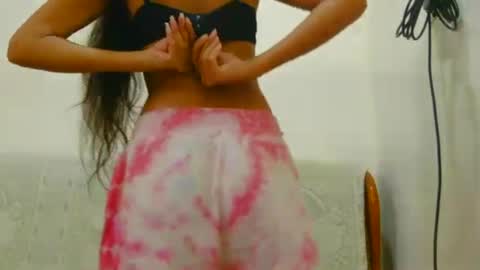 lolaa online show from December 2024 08:00:02 AM