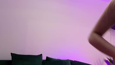 lolaamore_ online show from November 2025 08:56:01 PM