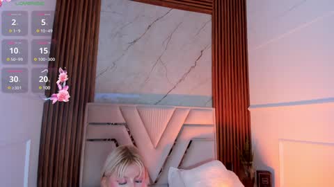 Snapshot of lolaangellx chatting on December 2024 03:04:02 AM Lola Angel online show from December 2024 03:04:02 AM