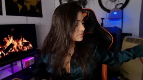 Snapshot of lolaasmith_21 chatting on May 2026 08:37:01 PM lolaasmith_21 online show from May 2026 08:37:01 PM