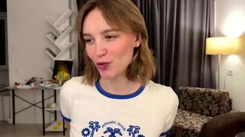 lolaatatee online show from May 2026 05:20:02 PM