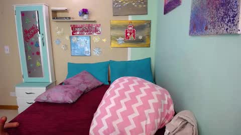 Lola online show from December 2024 07:22:01 PM