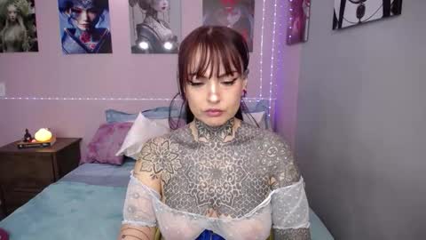 Lola online show from October 2025 08:20:01 PM