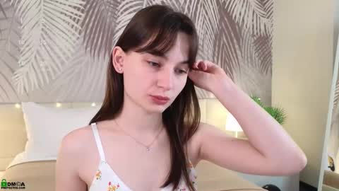 Snapshot of lolaprise chatting on November 2025 01:39:01 AM Lola online show from November 2025 01:39:01 AM