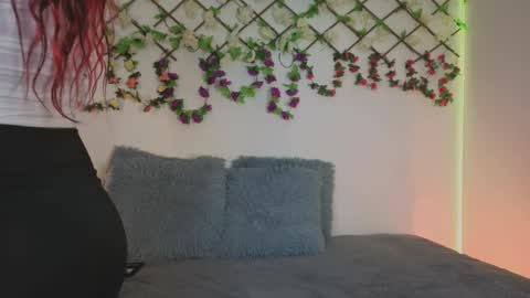  Lola  online show from January 2026 11:20:02 PM