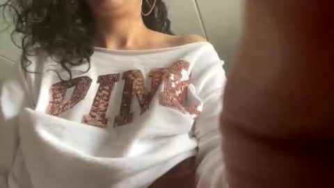 lolaxo4u87 online show from February 2026 02:37:01 PM