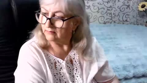 LolkaAlyss online show from September 2025 06:21:01 PM