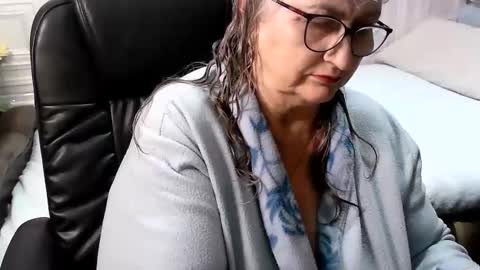 LolkaAlyss online show from April 2026 07:55:02 PM