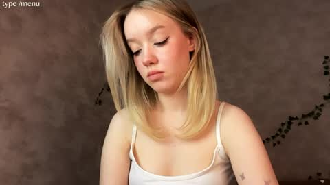 Mia online show from April 2026 07:45:01 AM