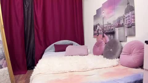 LoloMercier online show from March 2025 09:08:02 PM