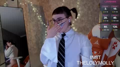 Molli online show from October 2025 10:07:01 AM