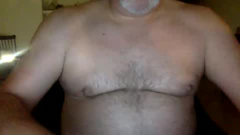 Snapshot of londonbearlover chatting on March 2025 06:11:01 PM londonbearlover online show from March 2025 06:11:01 PM
