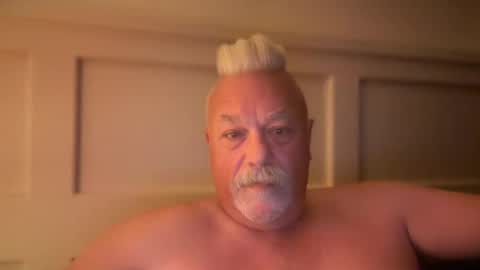 Snapshot of londonbearlover chatting on July 2026 10:16:01 PM londonbearlover online show from July 2026 10:16:01 PM
