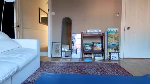 Em online show from January 2026 08:40:02 AM