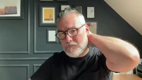 EnglishBear online show from June 2026 10:37:02 AM