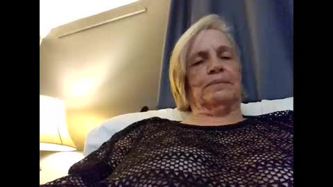 Snapshot of lonelylana1955 chatting on November 2025 02:33:01 AM lonelylana1955 online show from November 2025 02:33:01 AM