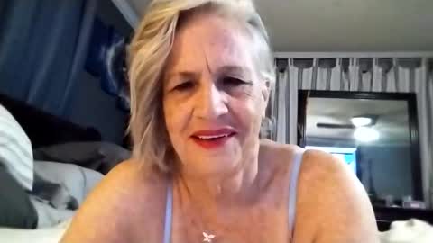 Snapshot of lonelylana1955 chatting on November 2025 10:36:01 AM lonelylana1955 online show from November 2025 10:36:01 AM