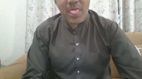 Snapshot of longthick1985 chatting on March 2026 01:20:01 AM Lleida-man online show from March 2026 01:20:01 AM