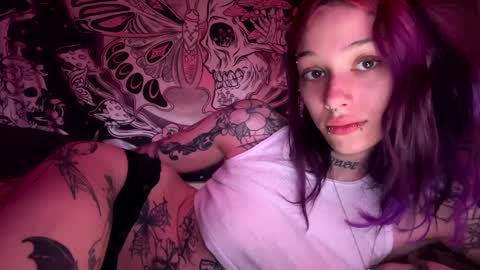 lookingforlona online show from September 2025 03:58:02 PM