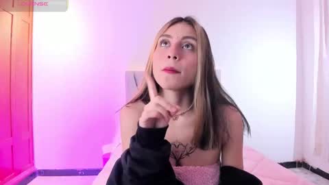 Loly online show from September 2025 01:22:01 PM