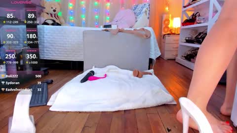 Kary online show from December 2025 07:53:02 PM