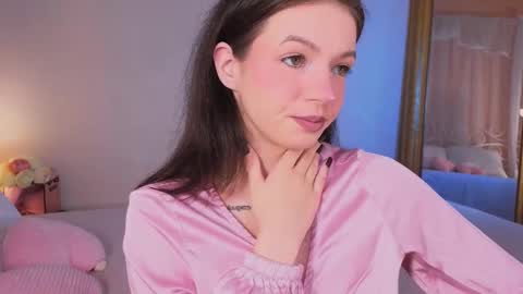 Luna online show from September 2025 08:53:02 PM