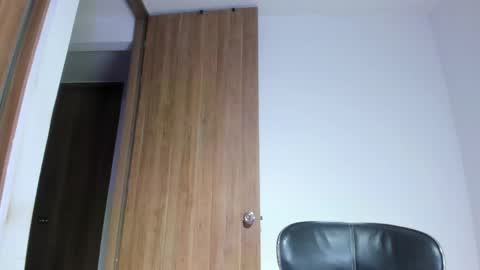 Mia Aniston online show from April 2026 11:16:01 PM