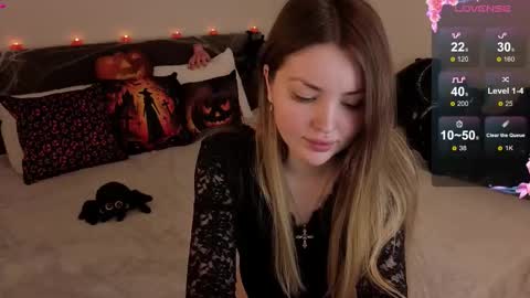 Lora online show from October 2025 11:51:02 AM