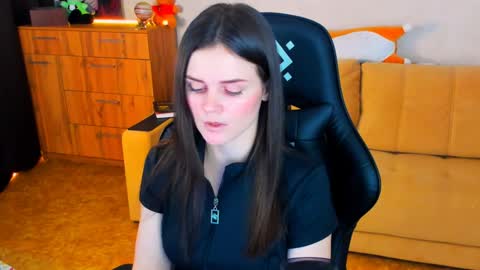 Lora Cain online show from January 2025 02:07:01 PM