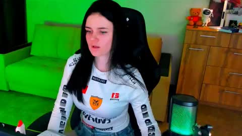 Lora Cain online show from February 2025 03:27:01 PM