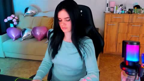 Lora Cain online show from February 2025 07:25:02 PM