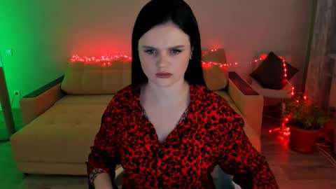 Lora Cain online show from December 2025 12:23:02 PM