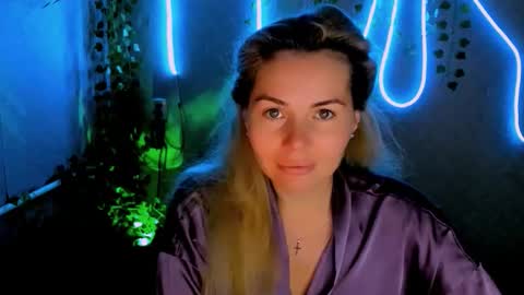 Lora online show from September 2025 02:13:02 AM