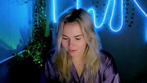 Lora online show from September 2025 02:24:02 AM