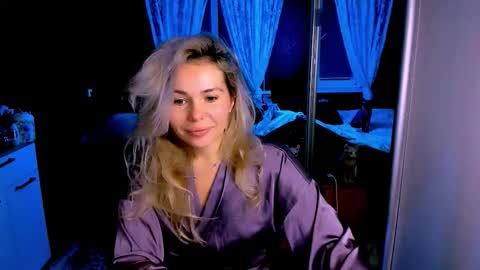 Lora online show from November 2025 02:02:01 AM