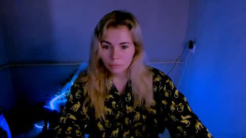 Lora online show from April 2026 04:46:01 AM