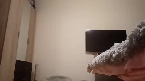 Lora online show from February 2025 07:05:01 PM