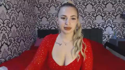 Queen LoraSinClare online show from October 2025 09:10:01 AM