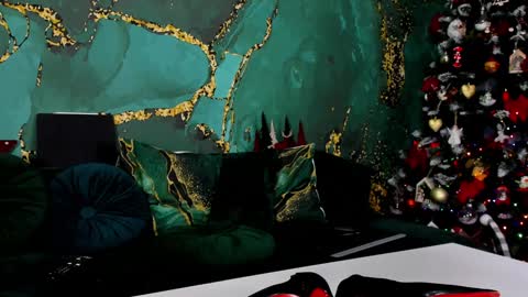 Miss online show from December 2024 05:21:02 PM