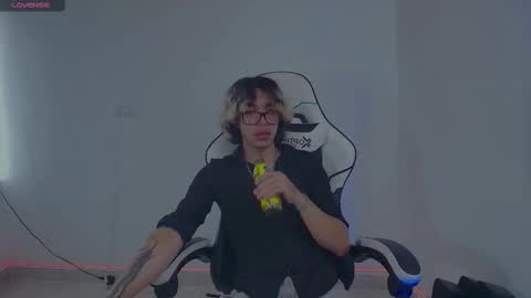 lord_moon_king online show from September 2025 05:07:02 AM